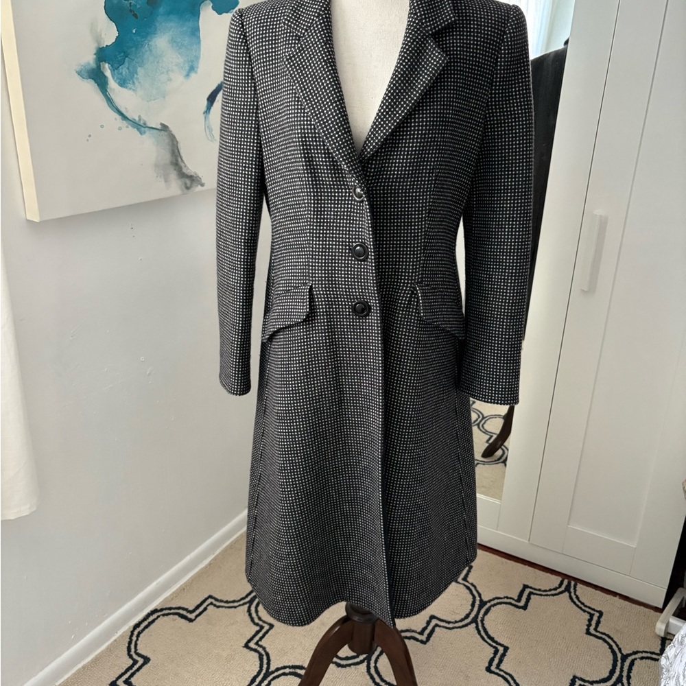 GIORGIO ARMANI wool coat. Size M (46 Italian size)
